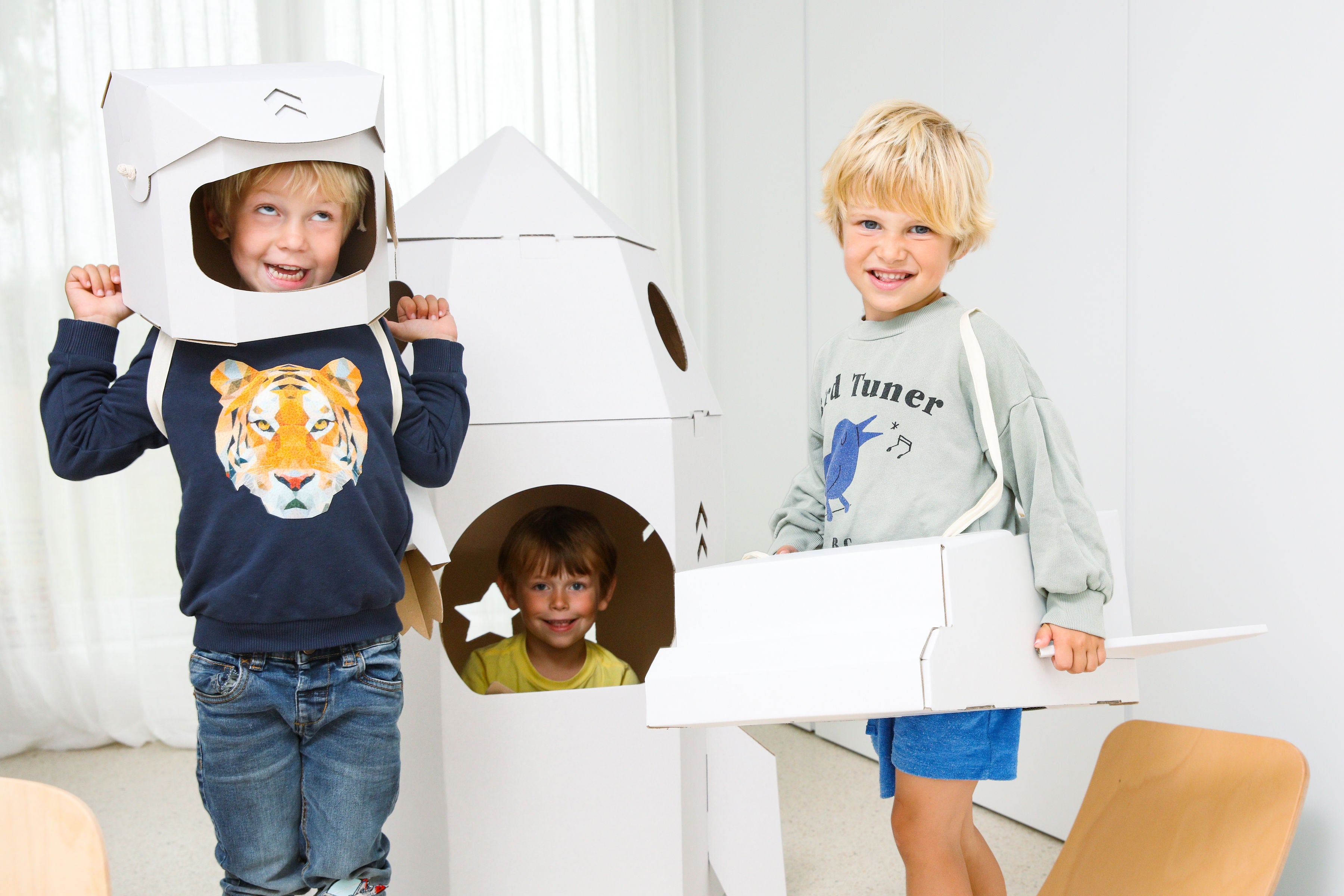 Astronaut rocketship playhouse cardboard