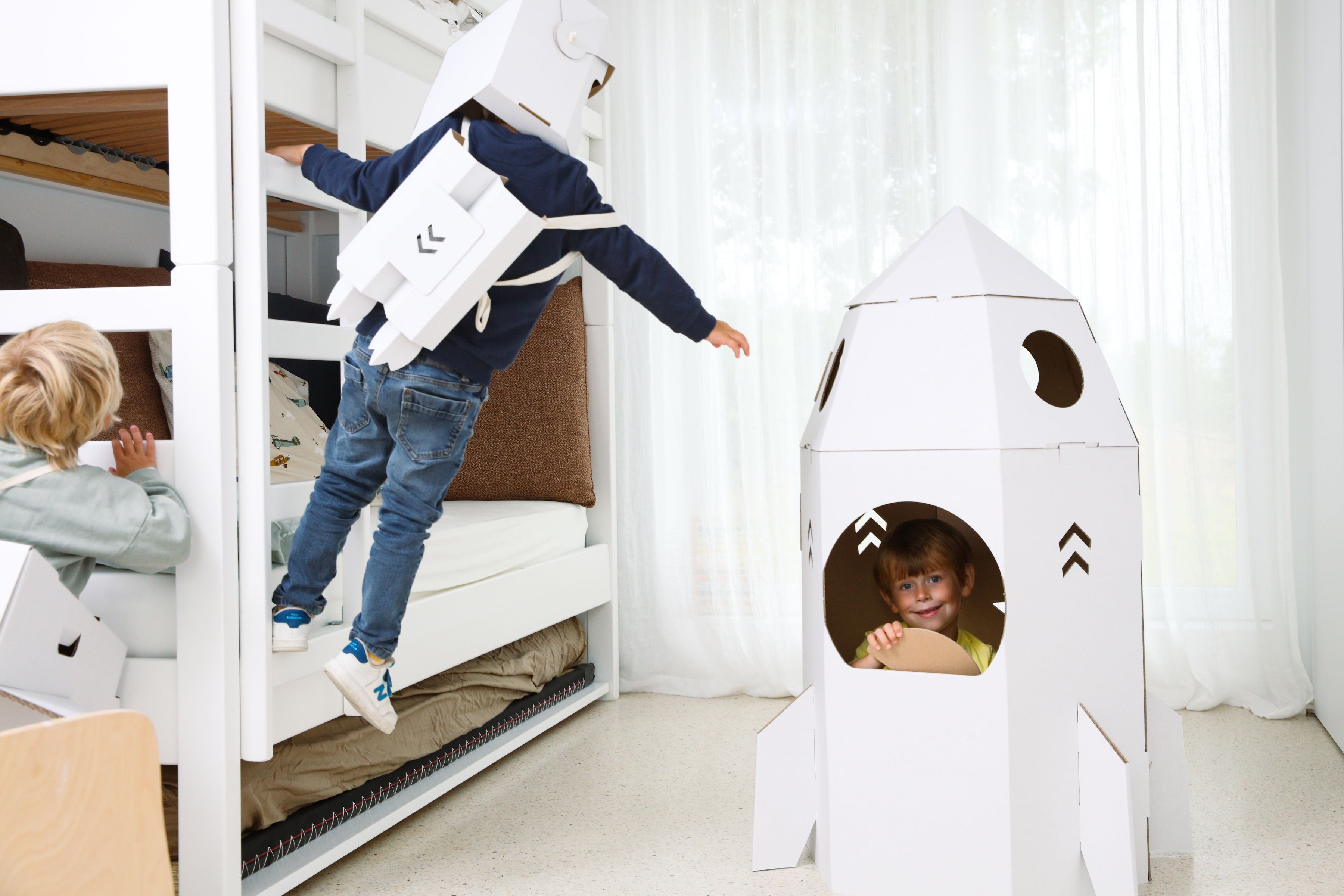 Astronaut rocketship playhouse cardboard